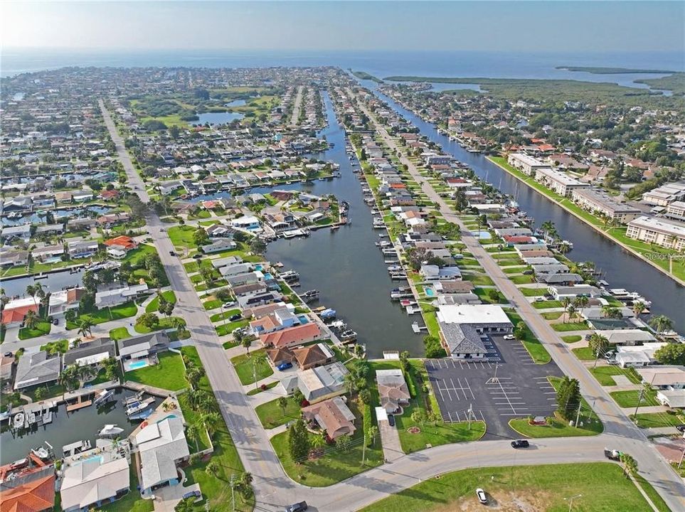 На продажу: $549,999 (2 спален, 2 ванн, 1380 Квадратных фут)