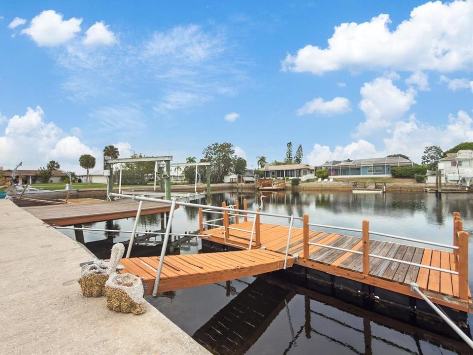 For Sale: $575,000 (2 beds, 2 baths, 1380 Square Feet)