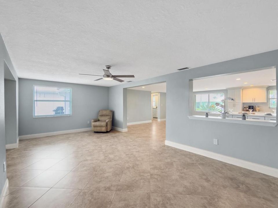 For Sale: $575,000 (2 beds, 2 baths, 1380 Square Feet)