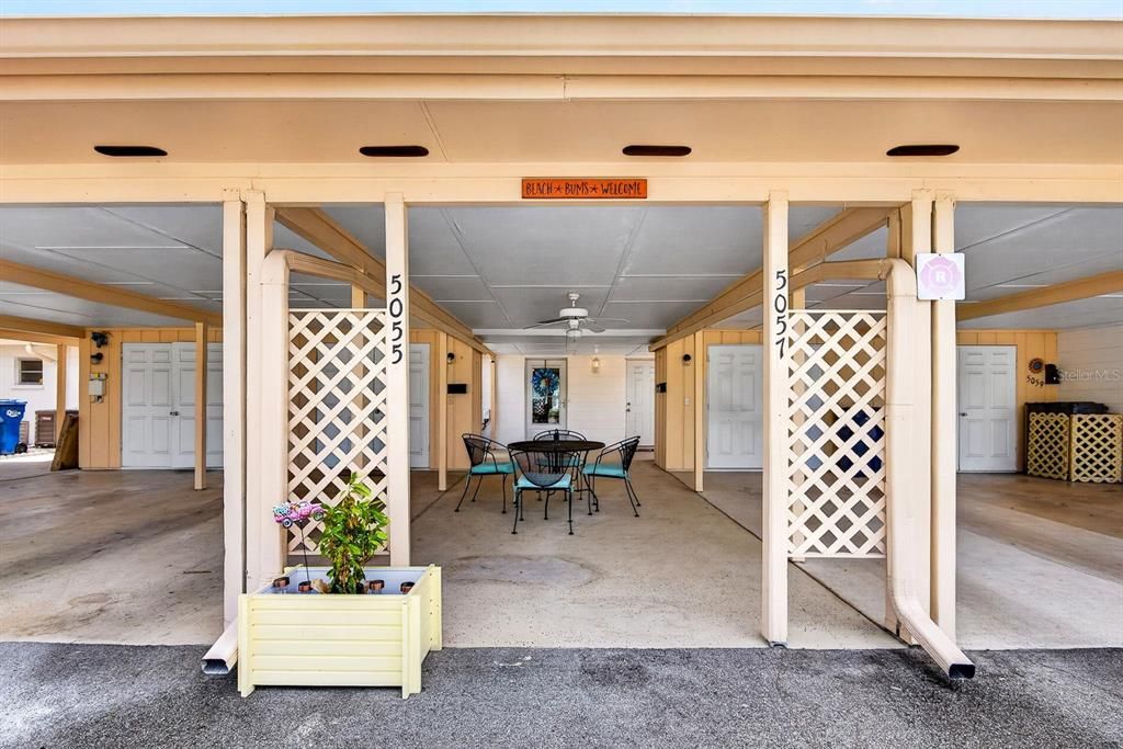 For Sale: $149,000 (1 beds, 1 baths, 762 Square Feet)
