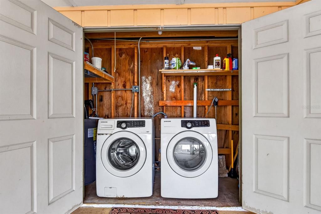 For Sale: $149,000 (1 beds, 1 baths, 762 Square Feet)