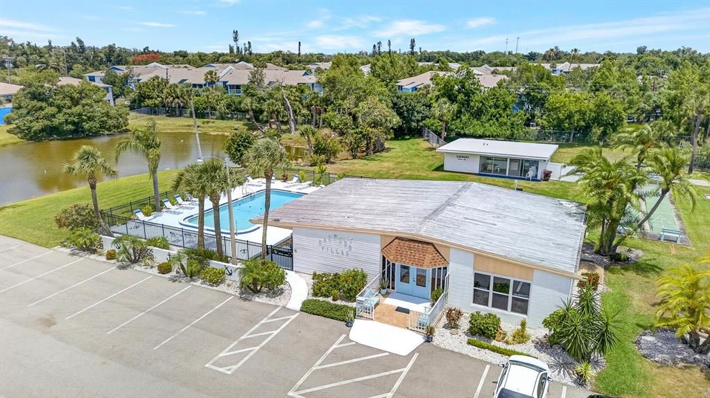 For Sale: $149,000 (1 beds, 1 baths, 762 Square Feet)