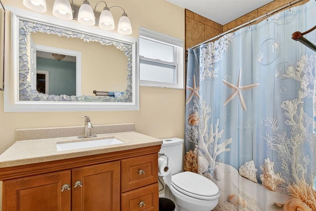 For Sale: $149,000 (1 beds, 1 baths, 762 Square Feet)