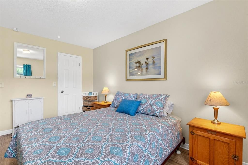 For Sale: $149,000 (1 beds, 1 baths, 762 Square Feet)