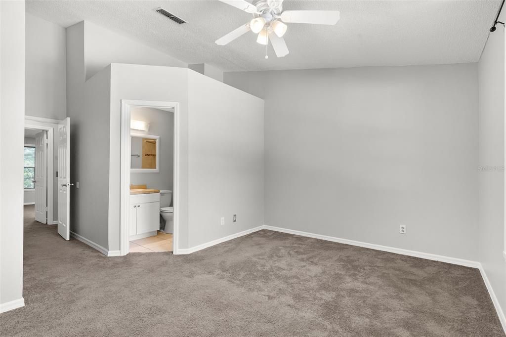 В аренду: $1,600 (2 спален, 2 ванн, 1036 Квадратных фут)