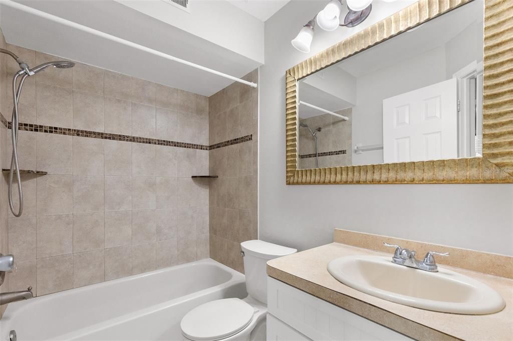 В аренду: $1,600 (2 спален, 2 ванн, 1036 Квадратных фут)
