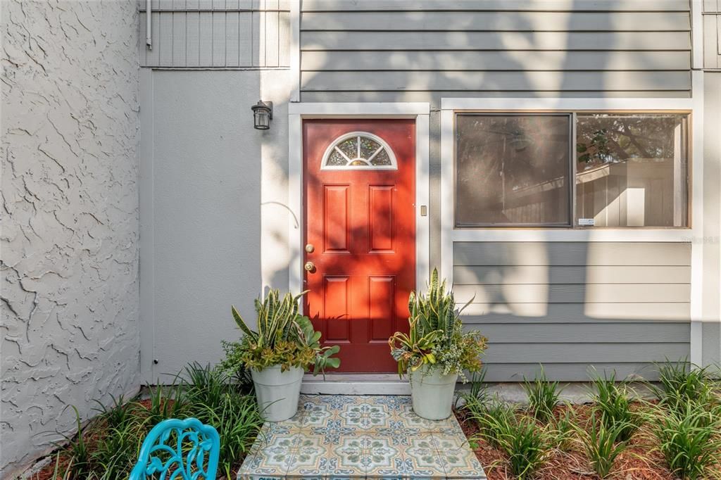 For Sale: $165,900 (2 beds, 1 baths, 938 Square Feet)