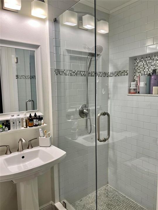 For Rent: $5,500 (4 beds, 2 baths, 1576 Square Feet)