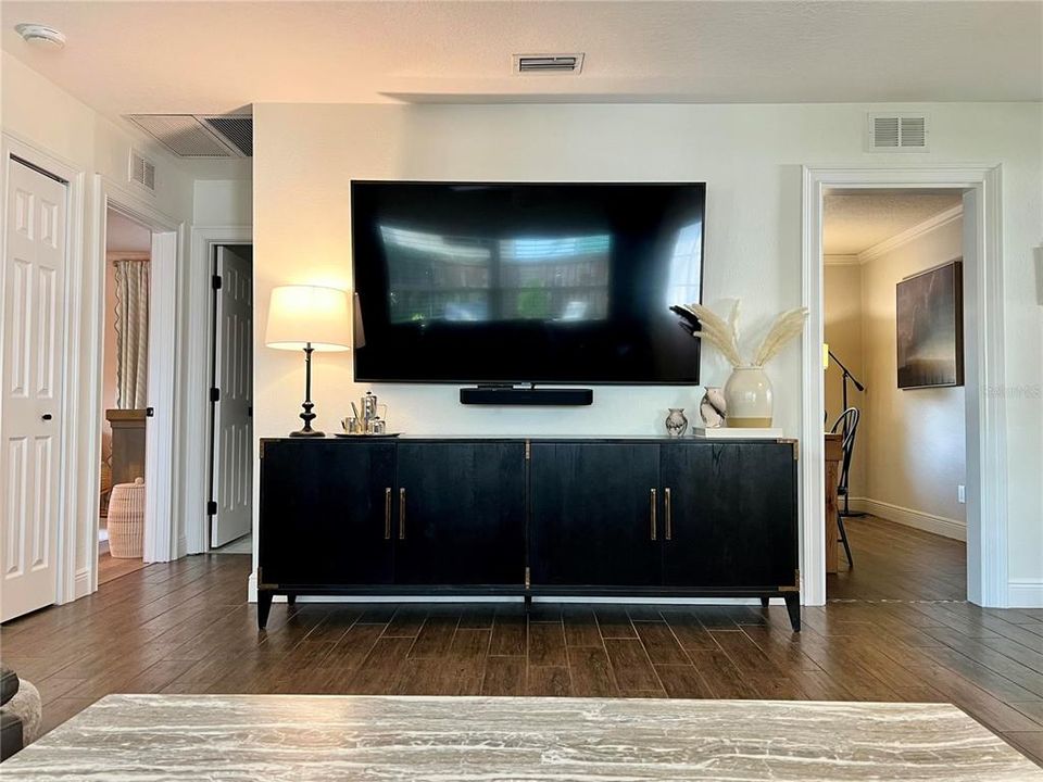 For Rent: $5,500 (4 beds, 2 baths, 1576 Square Feet)