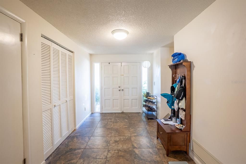 For Sale: $239,000 (2 beds, 2 baths, 1446 Square Feet)