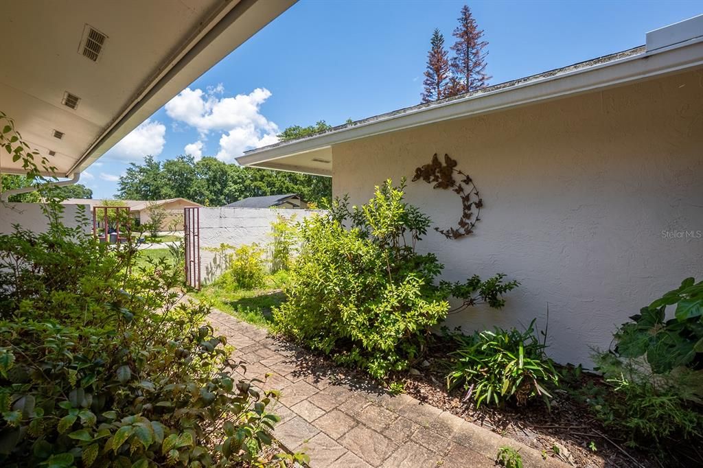For Sale: $239,000 (2 beds, 2 baths, 1446 Square Feet)