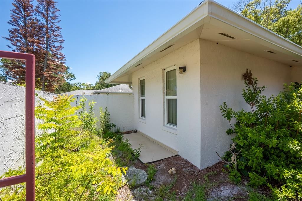For Sale: $239,000 (2 beds, 2 baths, 1446 Square Feet)