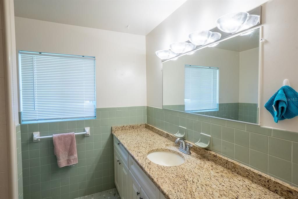 For Sale: $239,000 (2 beds, 2 baths, 1446 Square Feet)