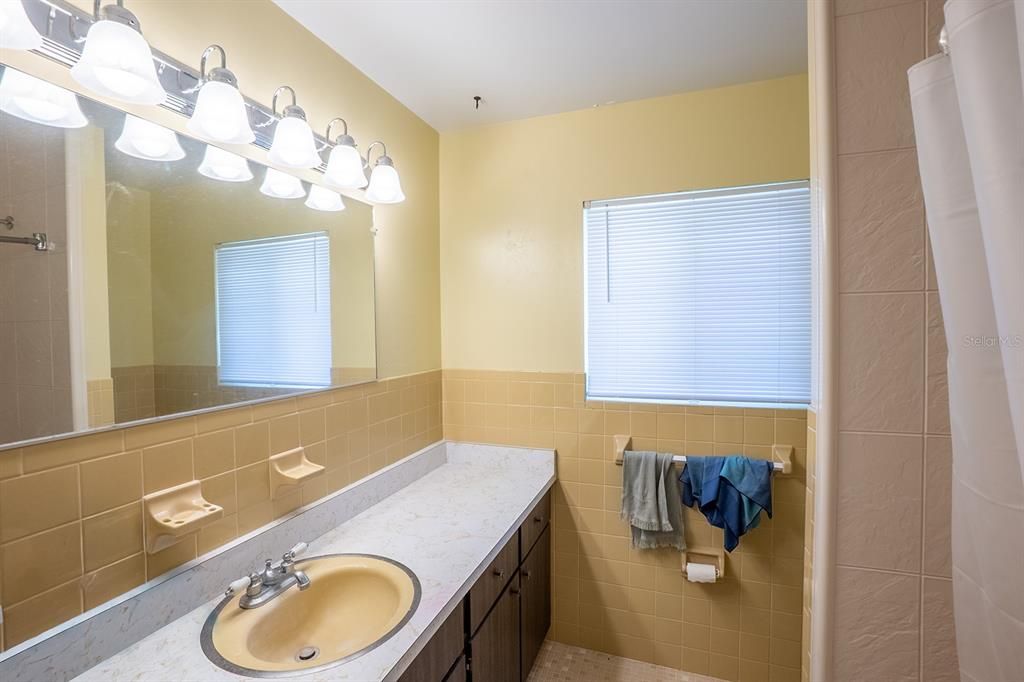 For Sale: $239,000 (2 beds, 2 baths, 1446 Square Feet)