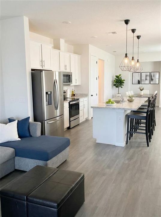 For Sale: $325,000 (3 beds, 2 baths, 1726 Square Feet)