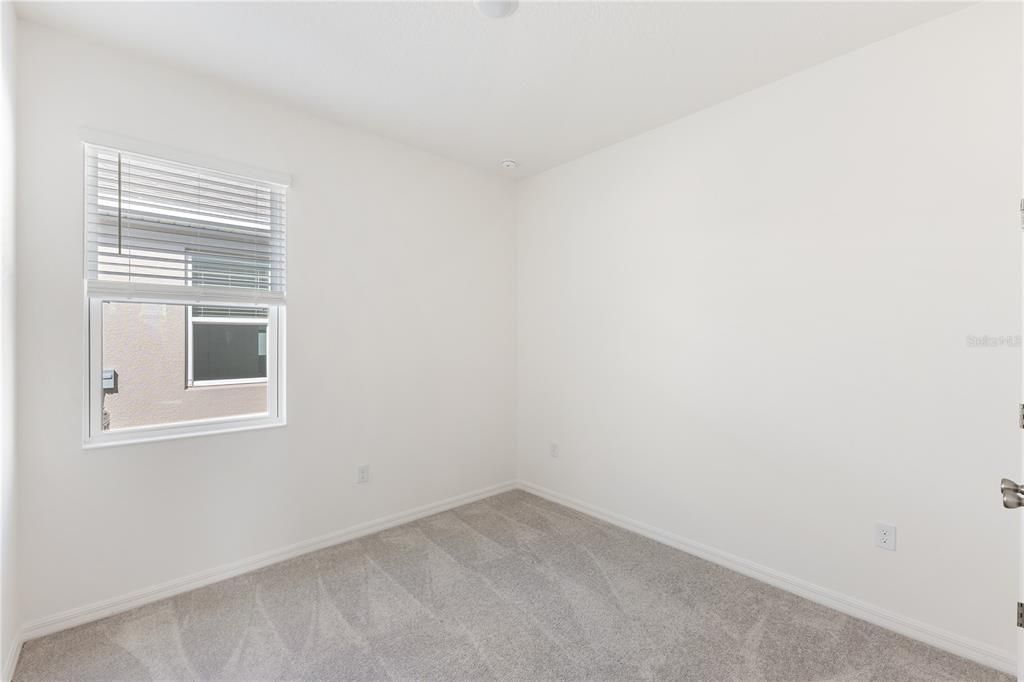 На продажу: $279,990 (3 спален, 2 ванн, 1335 Квадратных фут)