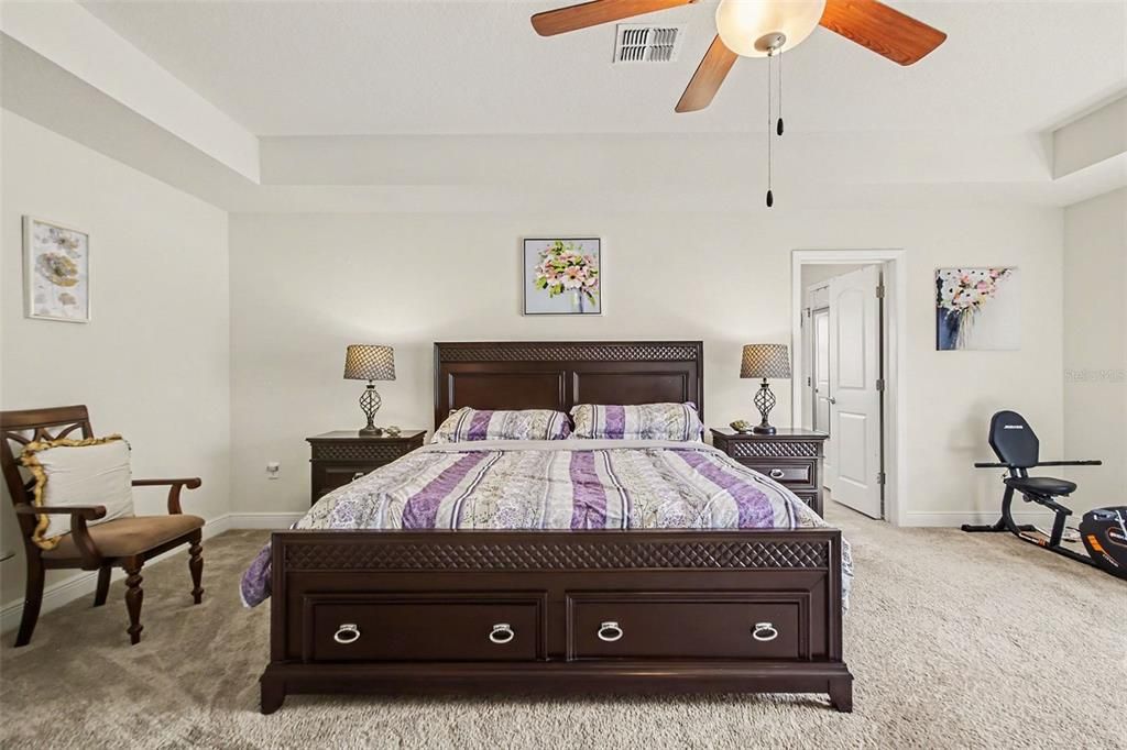 For Sale: $550,000 (4 beds, 3 baths, 3023 Square Feet)