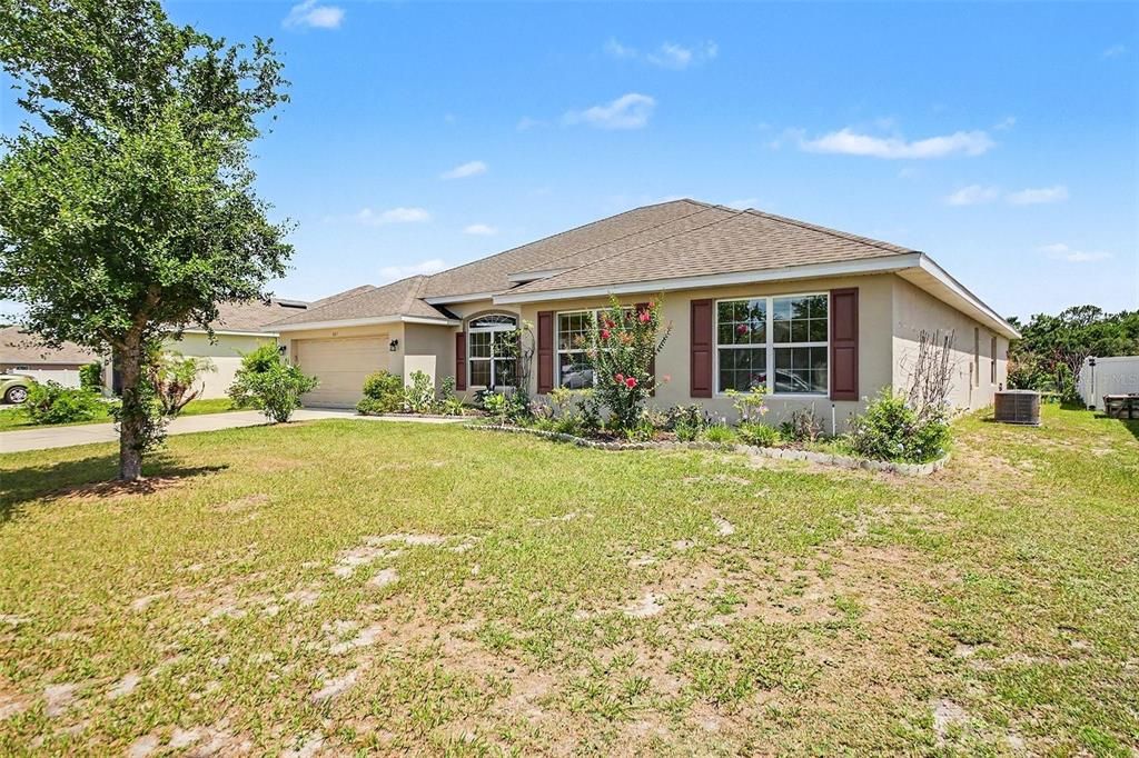 For Sale: $550,000 (4 beds, 3 baths, 3023 Square Feet)