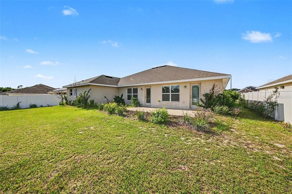 For Sale: $550,000 (4 beds, 3 baths, 3023 Square Feet)