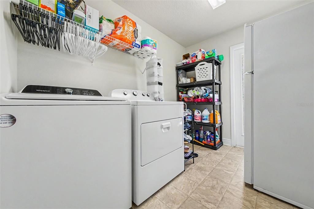 For Sale: $550,000 (4 beds, 3 baths, 3023 Square Feet)