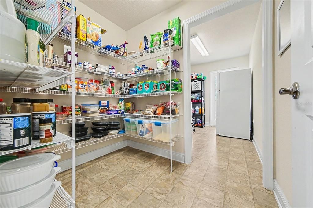 For Sale: $550,000 (4 beds, 3 baths, 3023 Square Feet)