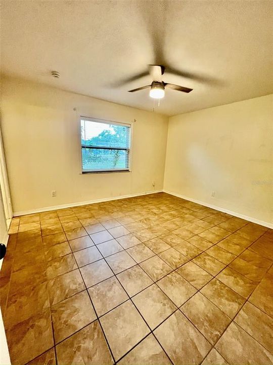 For Rent: $2,100 (3 beds, 1 baths, 1053 Square Feet)