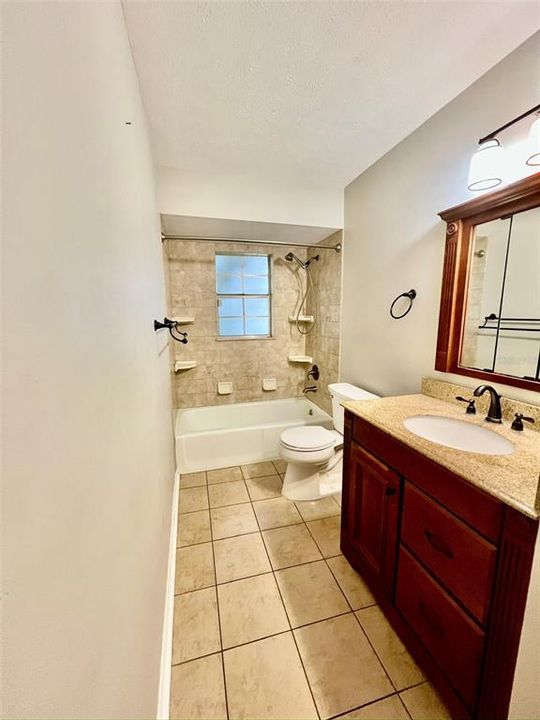 For Rent: $2,100 (3 beds, 1 baths, 1053 Square Feet)