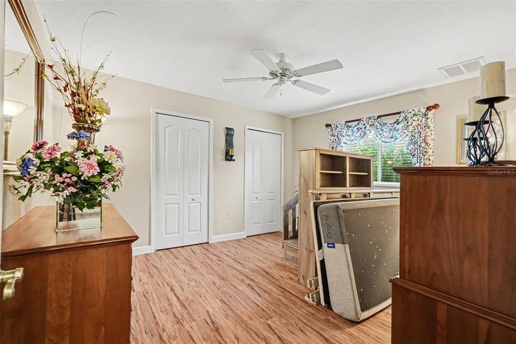 For Sale: $359,900 (3 beds, 2 baths, 2542 Square Feet)