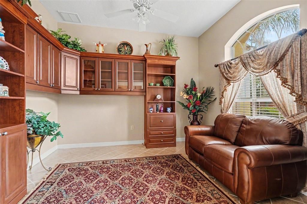 For Sale: $359,900 (3 beds, 2 baths, 2542 Square Feet)