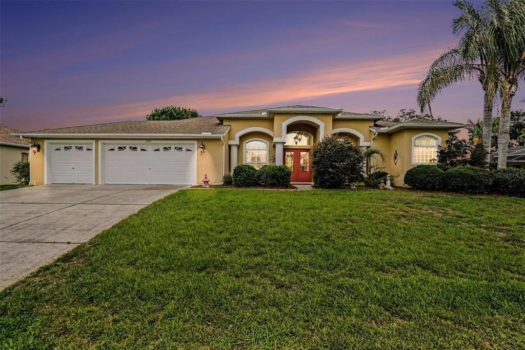 For Sale: $359,900 (3 beds, 2 baths, 2542 Square Feet)