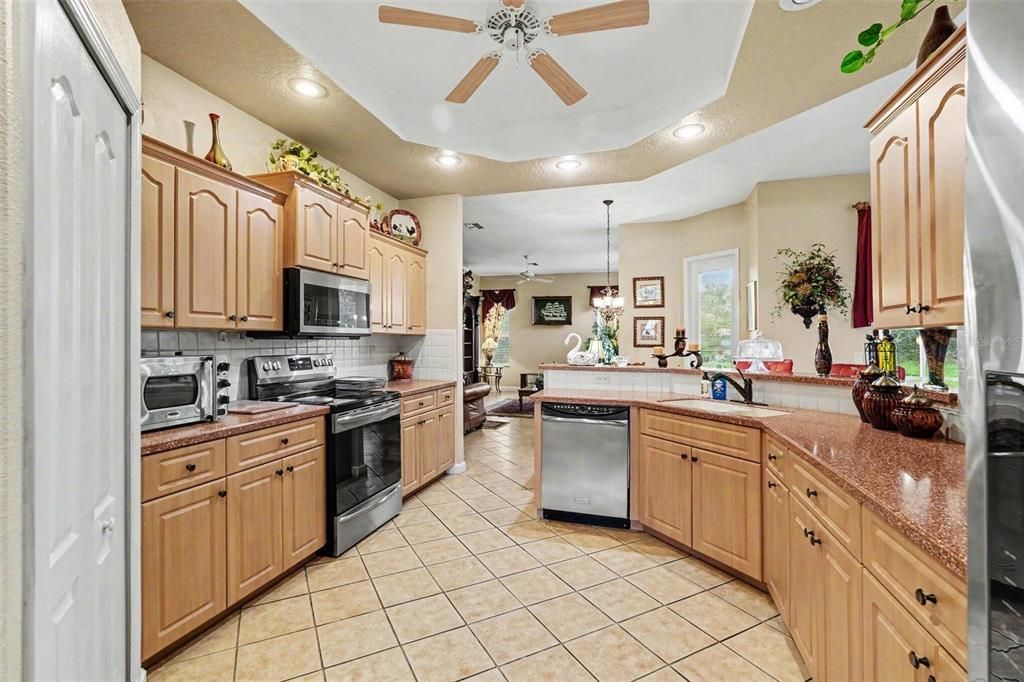 For Sale: $359,900 (3 beds, 2 baths, 2542 Square Feet)