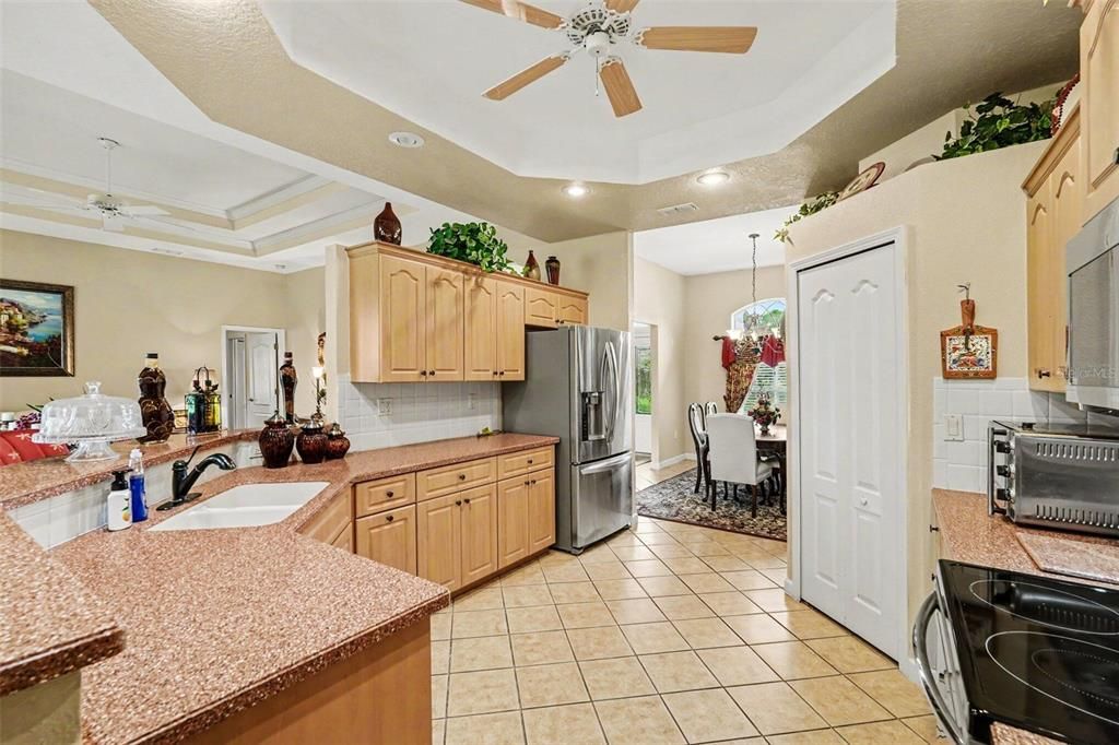 For Sale: $359,900 (3 beds, 2 baths, 2542 Square Feet)