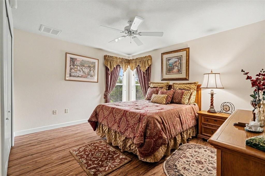 For Sale: $359,900 (3 beds, 2 baths, 2542 Square Feet)