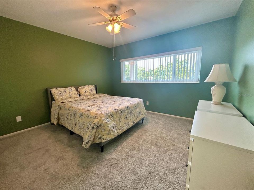 Active With Contract: $199,000 (2 beds, 2 baths, 1400 Square Feet)