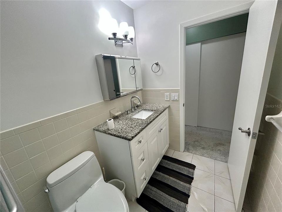 Active With Contract: $199,000 (2 beds, 2 baths, 1400 Square Feet)