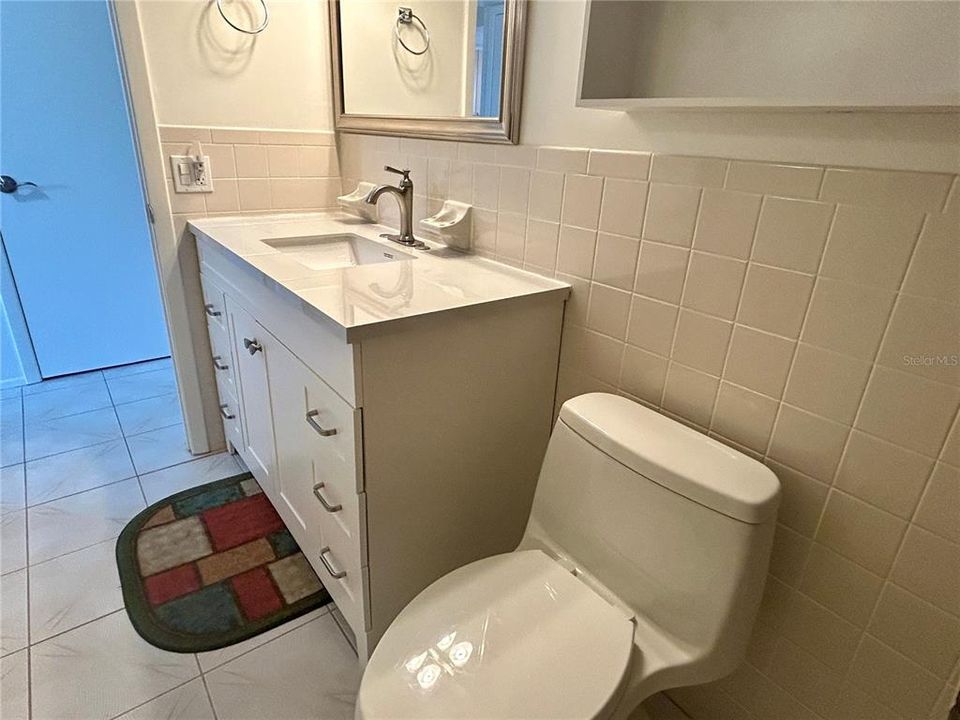 Active With Contract: $199,000 (2 beds, 2 baths, 1400 Square Feet)