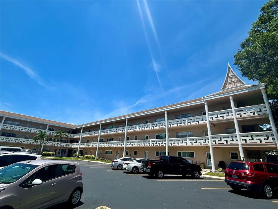 Active With Contract: $199,000 (2 beds, 2 baths, 1400 Square Feet)