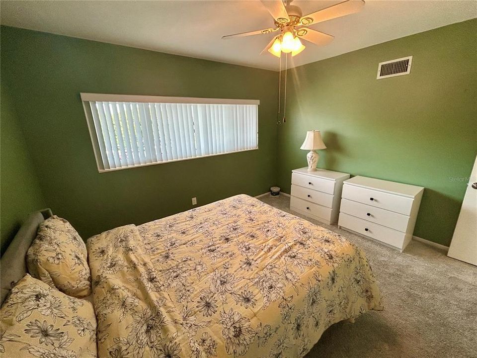 Active With Contract: $199,000 (2 beds, 2 baths, 1400 Square Feet)