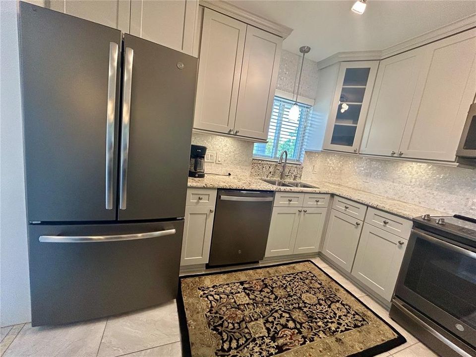 Active With Contract: $199,000 (2 beds, 2 baths, 1400 Square Feet)