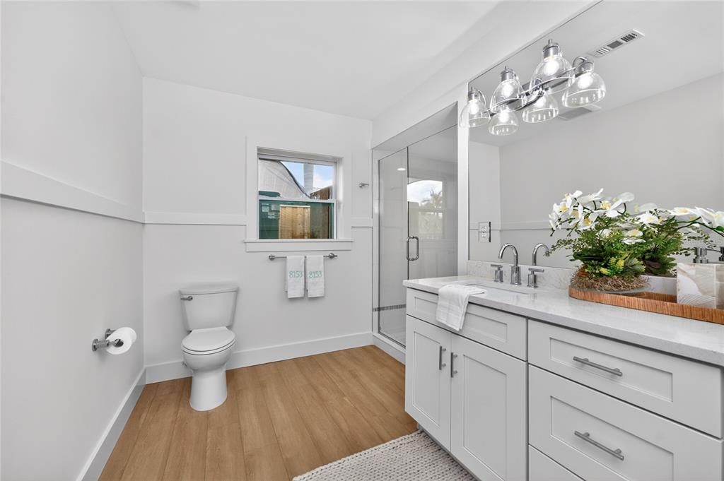 For Sale: $499,000 (2 beds, 1 baths, 1428 Square Feet)