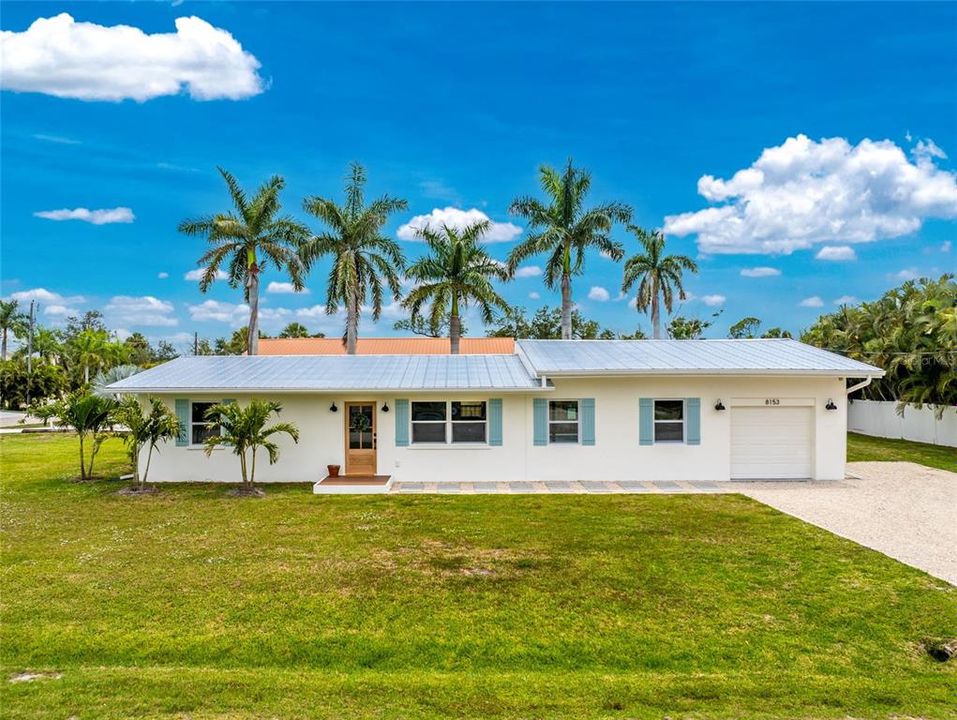 For Sale: $499,000 (2 beds, 1 baths, 1428 Square Feet)