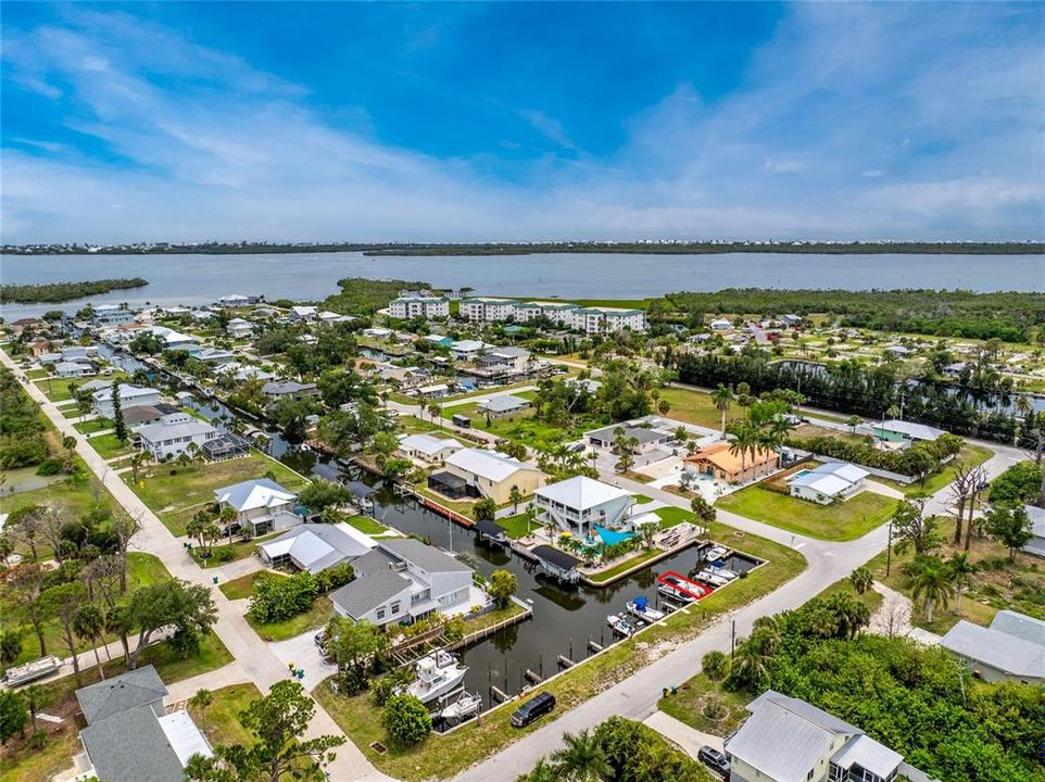 For Sale: $499,000 (2 beds, 1 baths, 1428 Square Feet)