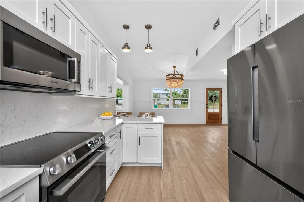 For Sale: $499,000 (2 beds, 1 baths, 1428 Square Feet)