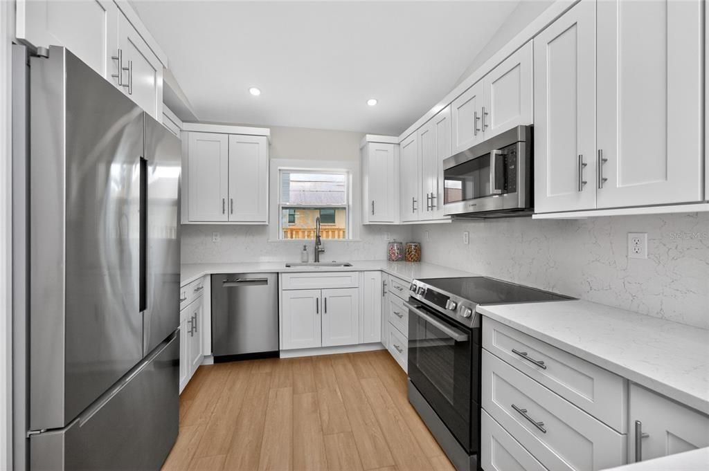For Sale: $499,000 (2 beds, 1 baths, 1428 Square Feet)