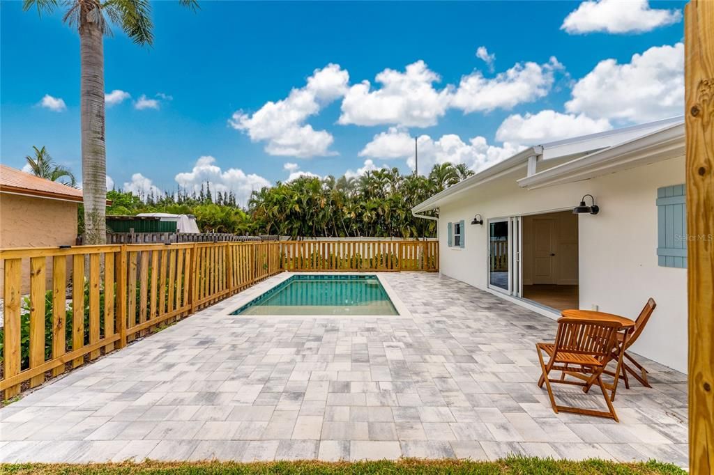 For Sale: $499,000 (2 beds, 1 baths, 1428 Square Feet)