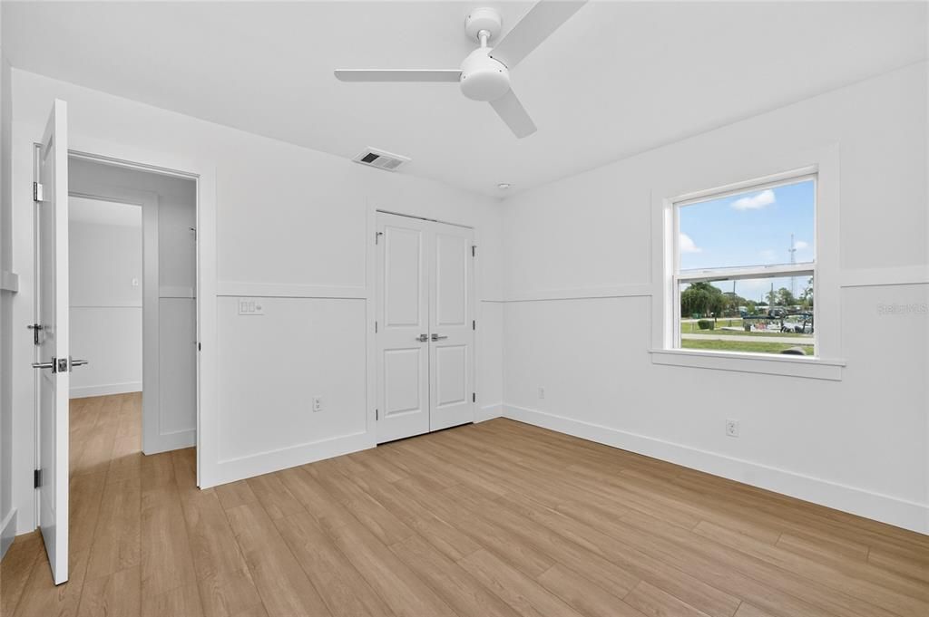 For Sale: $499,000 (2 beds, 1 baths, 1428 Square Feet)