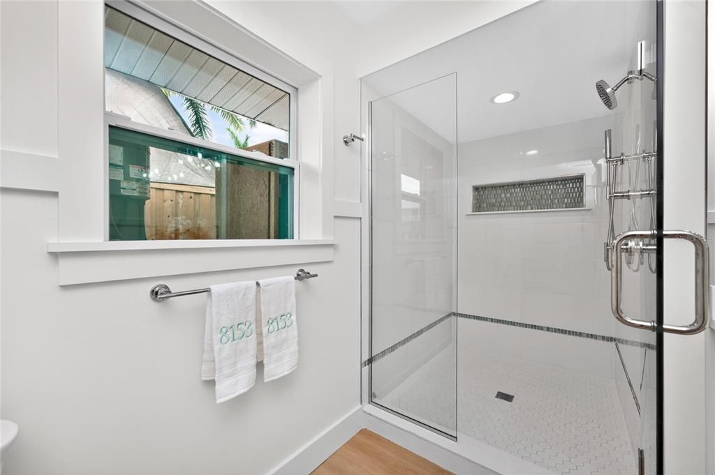 For Sale: $499,000 (2 beds, 1 baths, 1428 Square Feet)