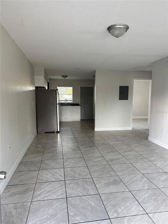 For Rent: $1,150 (2 beds, 1 baths, 800 Square Feet)