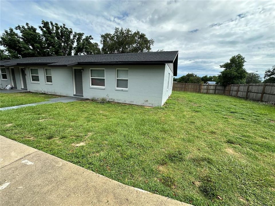 For Rent: $1,150 (2 beds, 1 baths, 800 Square Feet)
