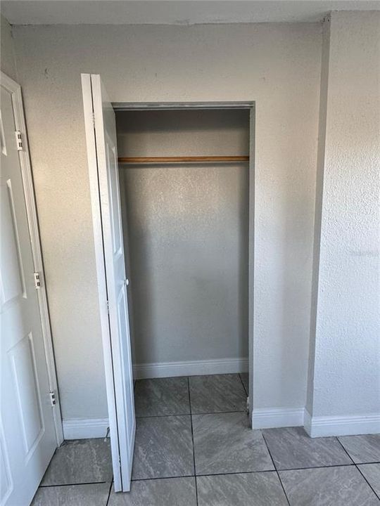 For Rent: $1,150 (2 beds, 1 baths, 800 Square Feet)